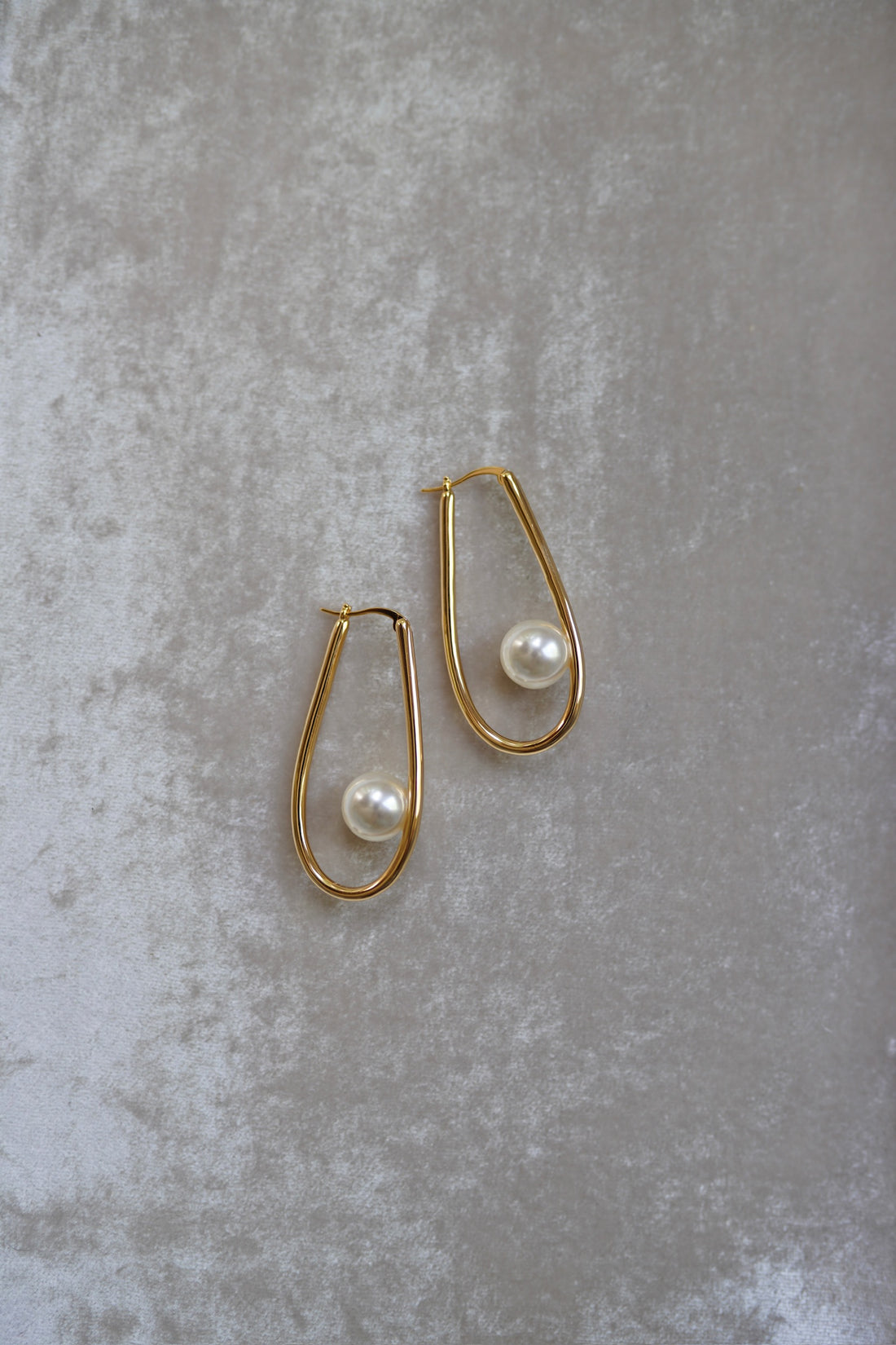 The Pearly Loop