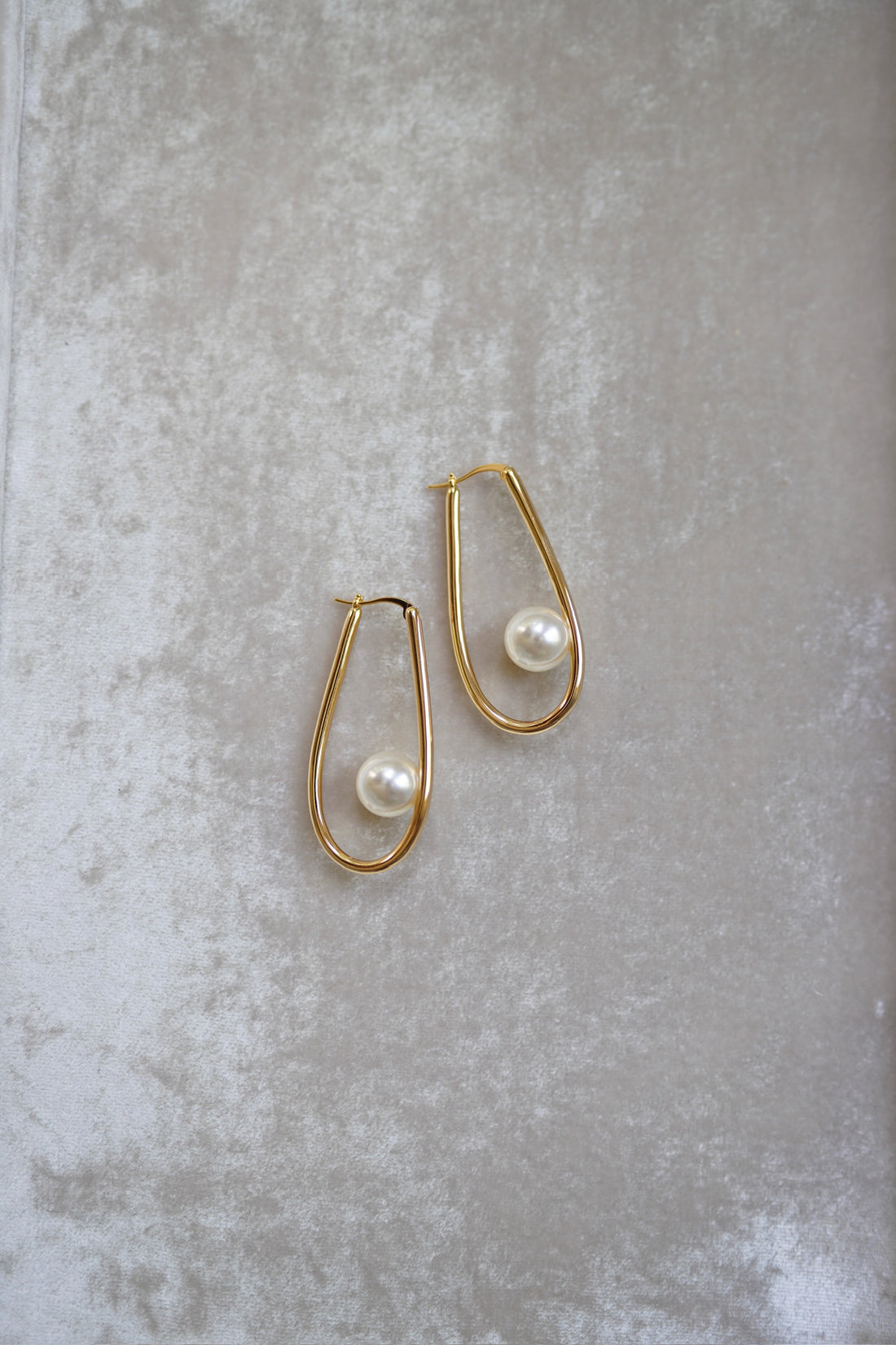 The Pearly Loop
