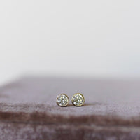 Blanc Bezel Studs