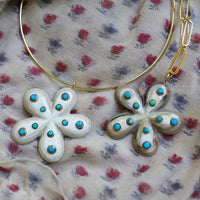 Daisy Embellished Horn Charm