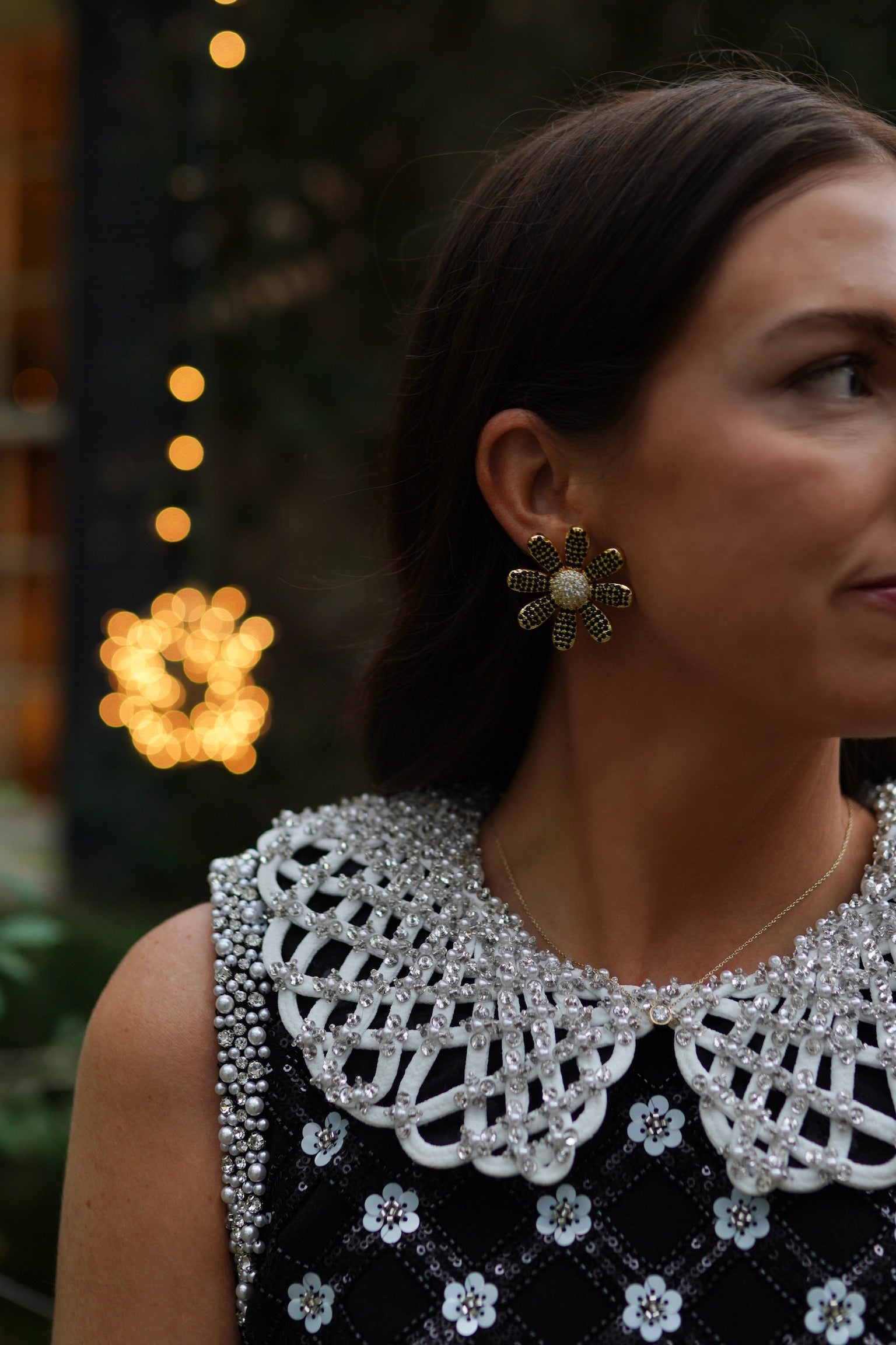 Noir Daisy Stud