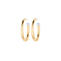 Chunky golden hoops + pearl