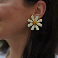 Blanc Daisy Stud