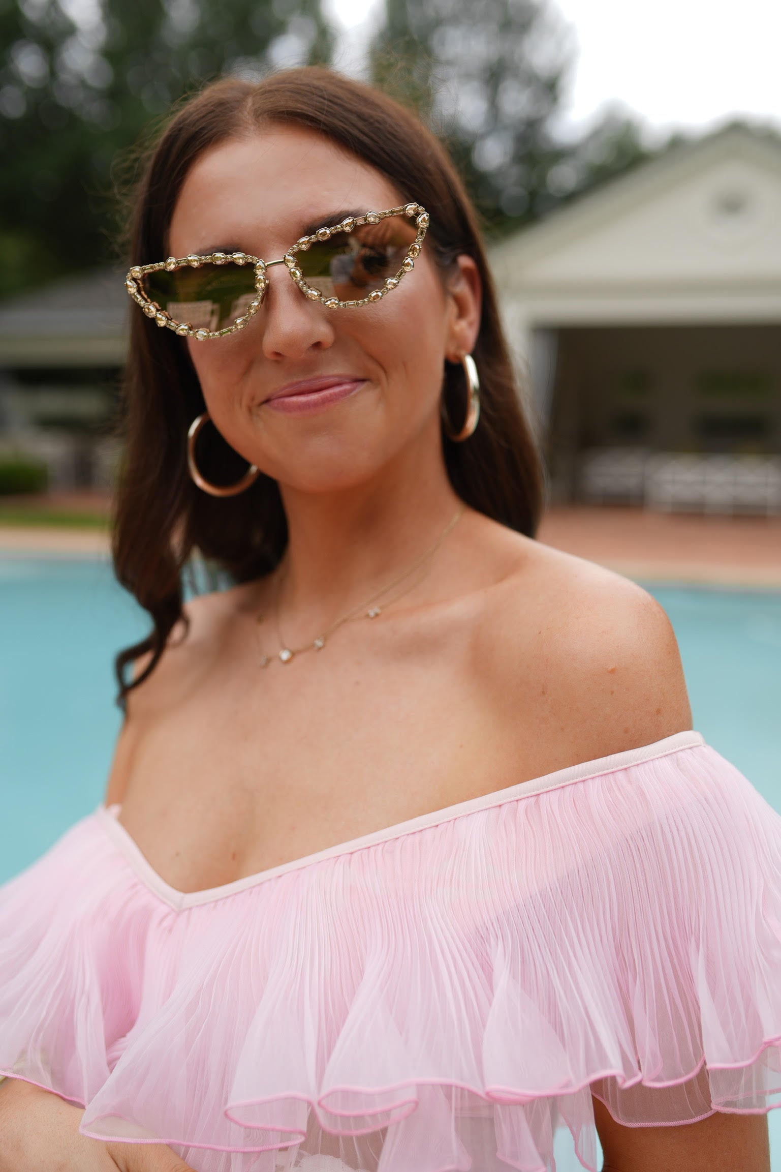 Chunky golden hoops + pearl