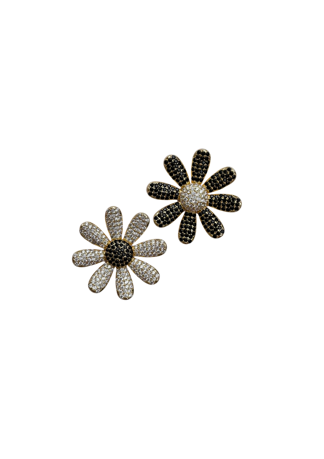 Noir & Blanc Mismatch Daisy Stud