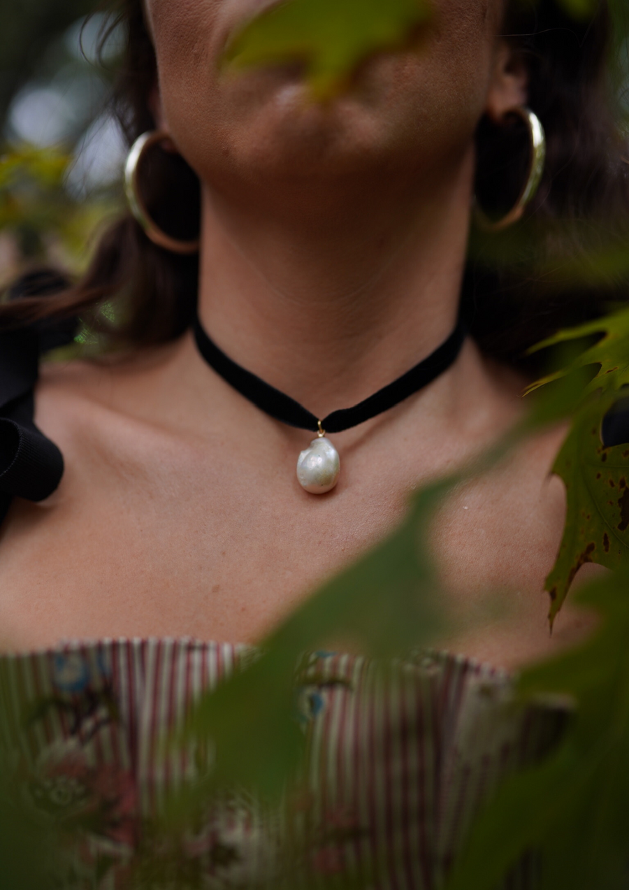 Noir Velvet & Freshwater Pearl Drop Choker