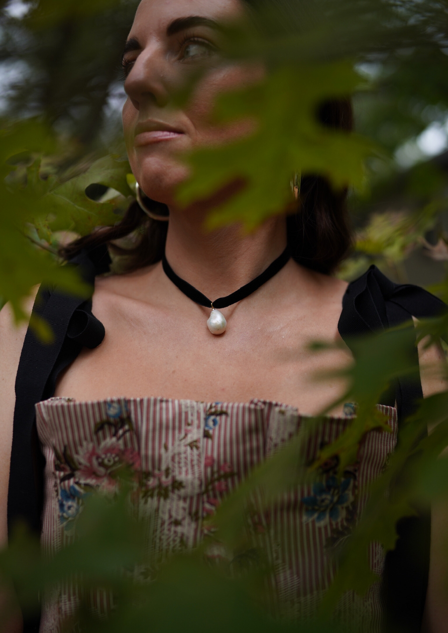 Noir Velvet & Freshwater Pearl Drop Choker