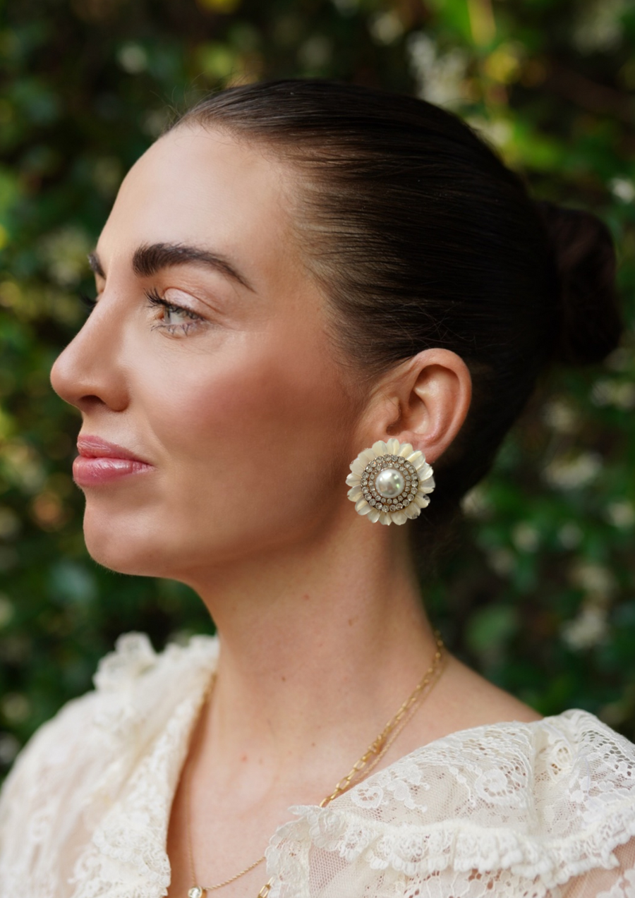 Grand Mother of Pearl and Pearly Studs