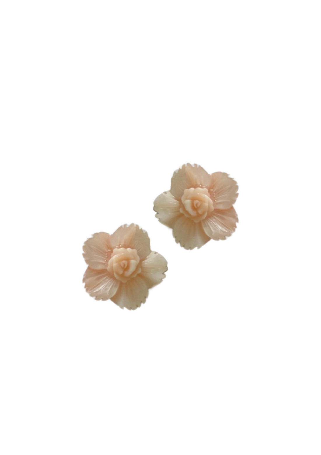 Moyenne Petal Mother of Pearl and Rose Studs