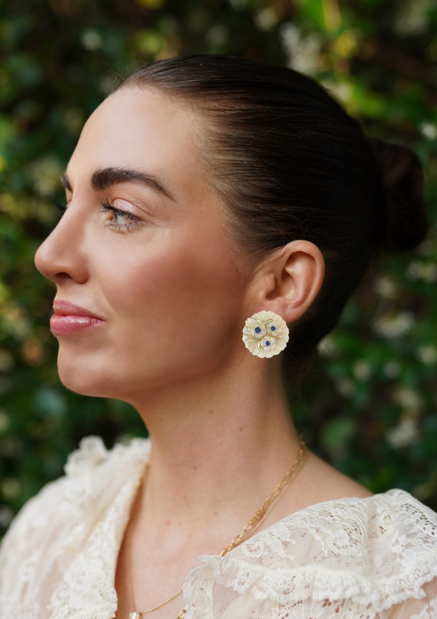Grand Mother of Pearl Belgravia Studs