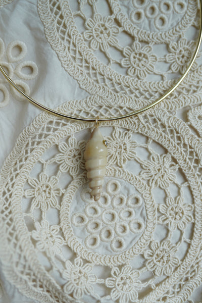 Grand Embellished Ivory Sea Snail Shell Charm