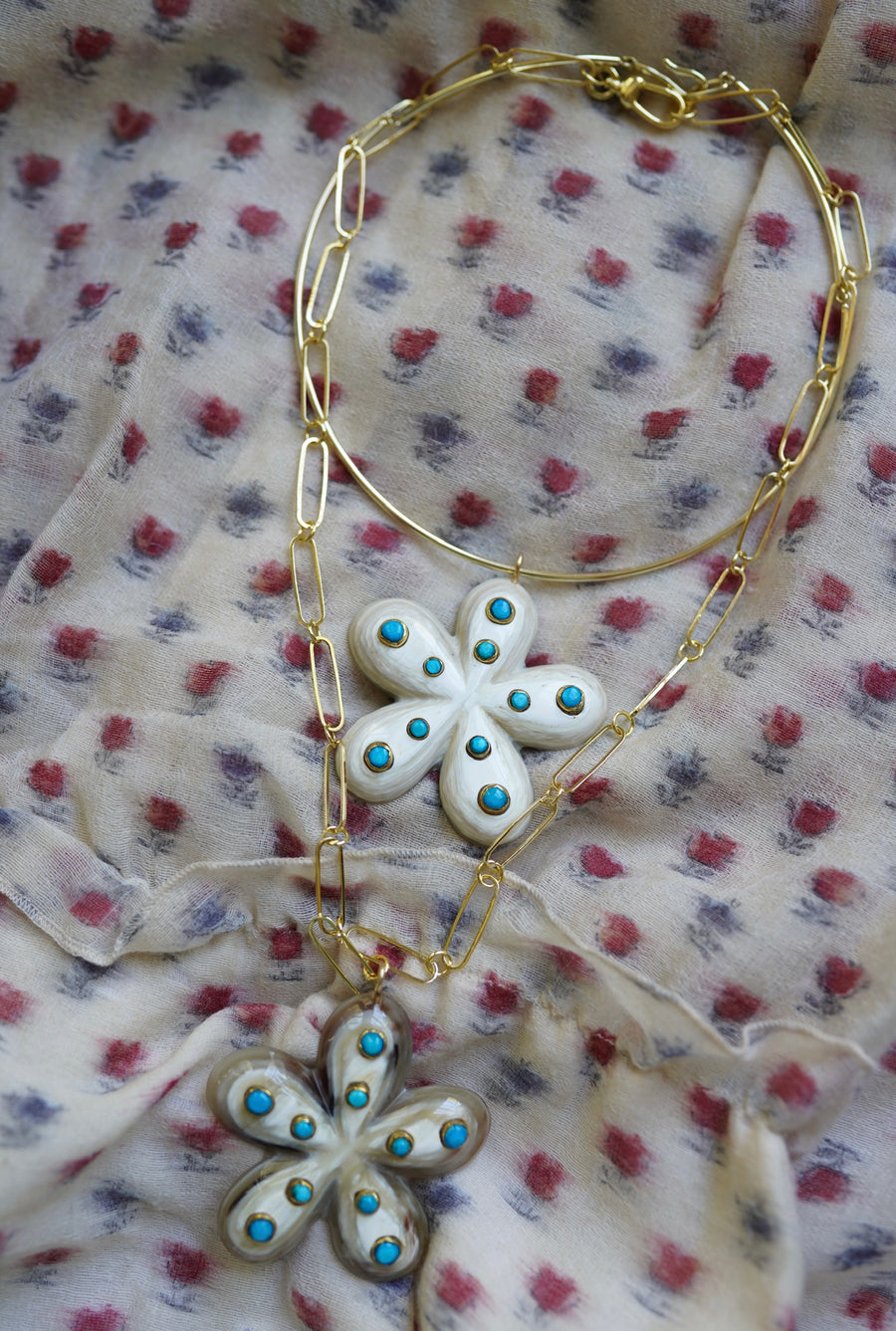 Daisy Embellished Horn Charm