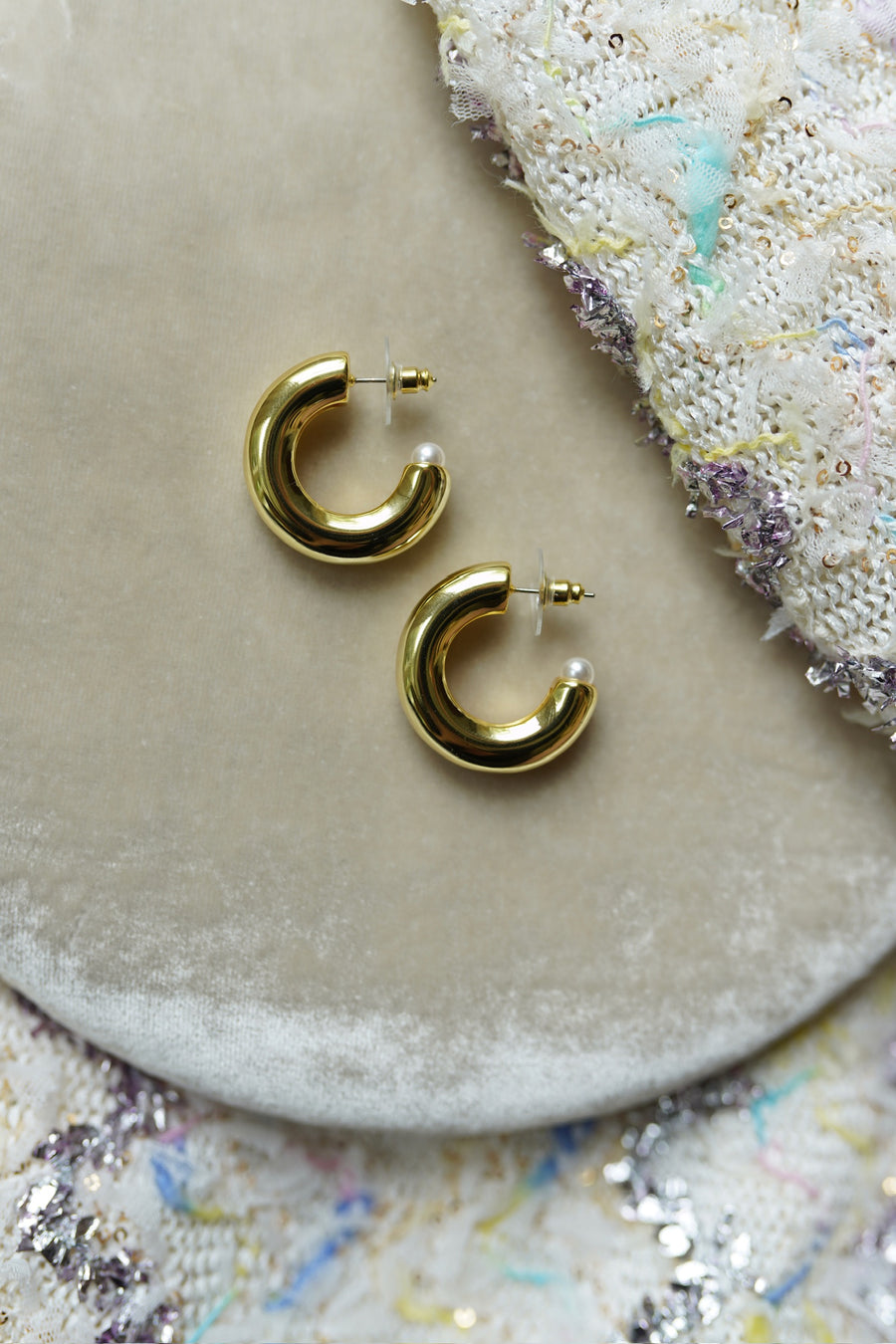 Petite chunky golden hoops + pearl