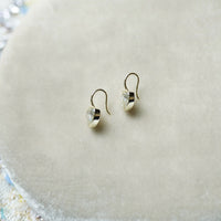 Blanc Bezel Heart Earwire