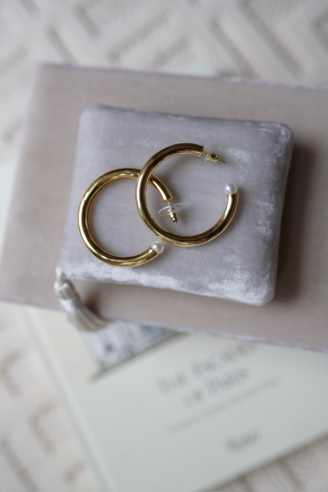 Medium Chunky golden hoops + pearl