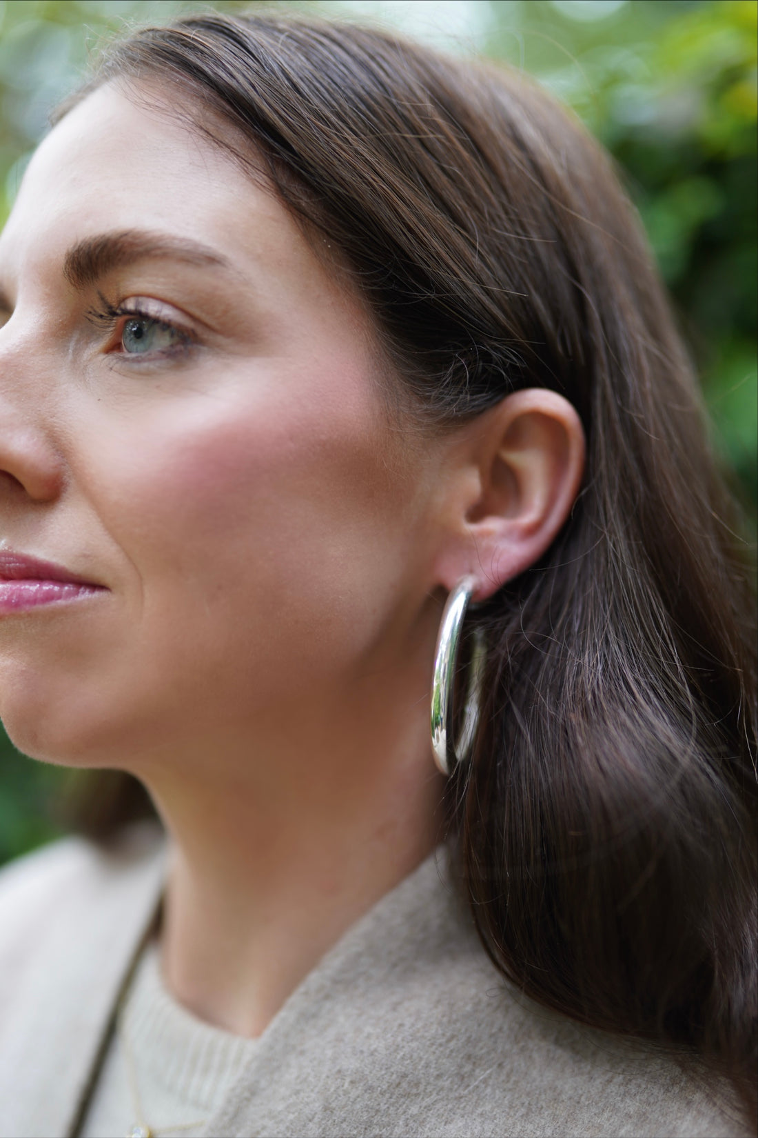 Chunky silver hoops + pearl