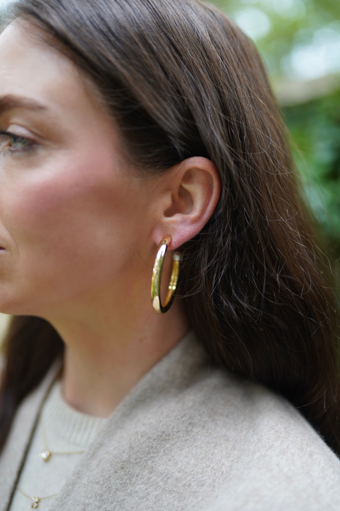 Medium Chunky golden hoops + pearl