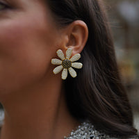 Noir & Blanc Mismatch Daisy Stud