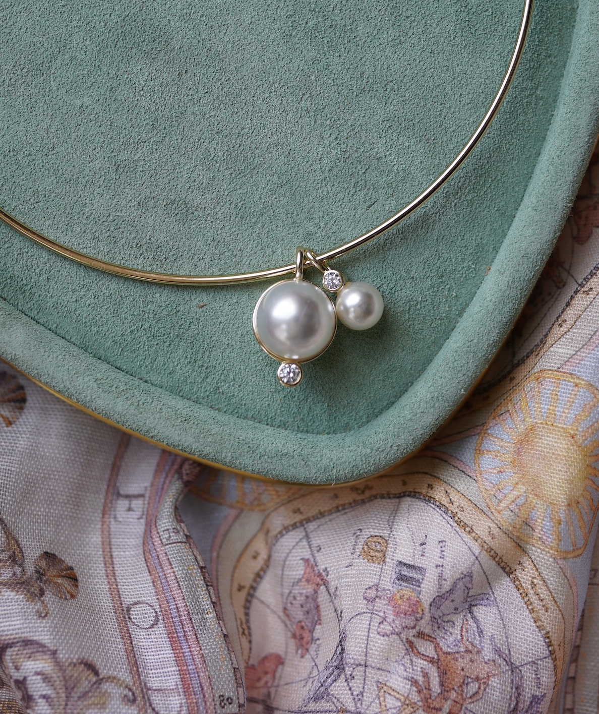 Golden Collar Necklace