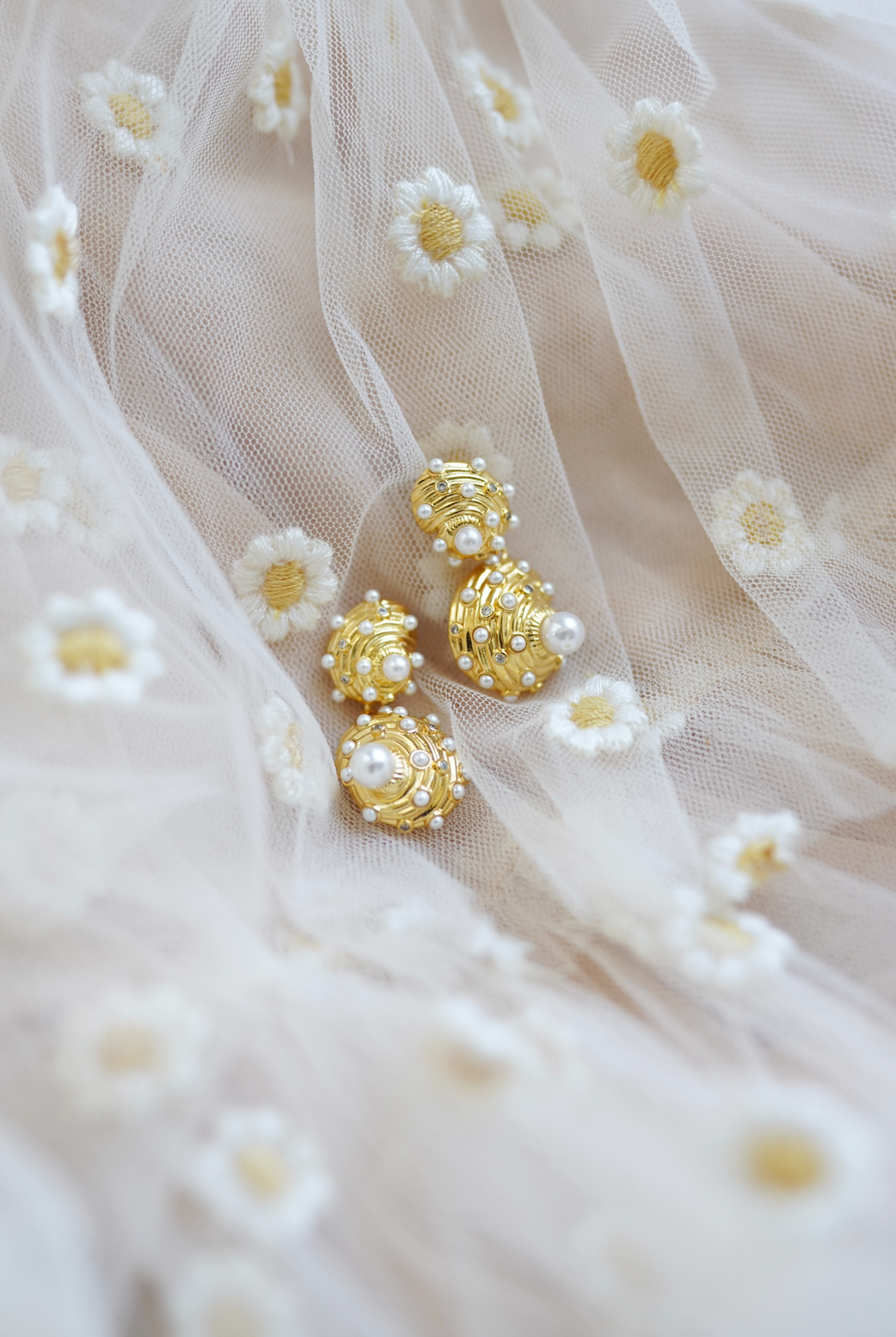 Golden Embellished & Pearly Seashell Drop