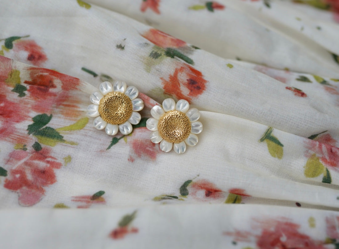 garden collection: mother of pearl + golden daisy stud