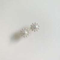 pearly bubble stud