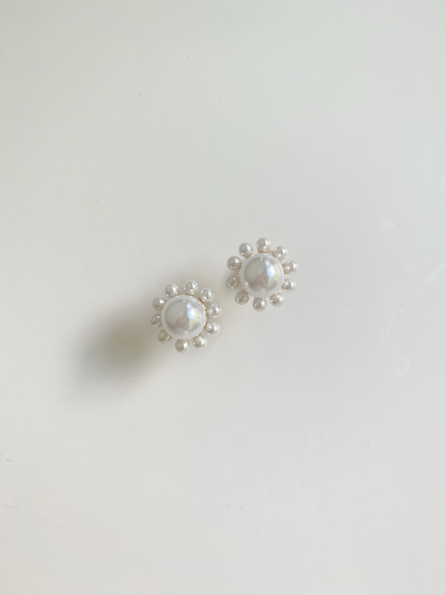 pre-order: pearly bubble stud